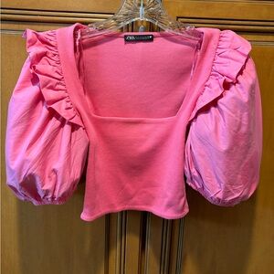 Zara Crop Top with Puff Blouse Sleeves in Pink. Size: S